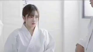 《美艷人妻房東太太》長粗屌完全撐滿嫩穴，超多淫水被肏的濕漉漉，真實的身體被操的爽翻了…－美櫻主演／中文字幕